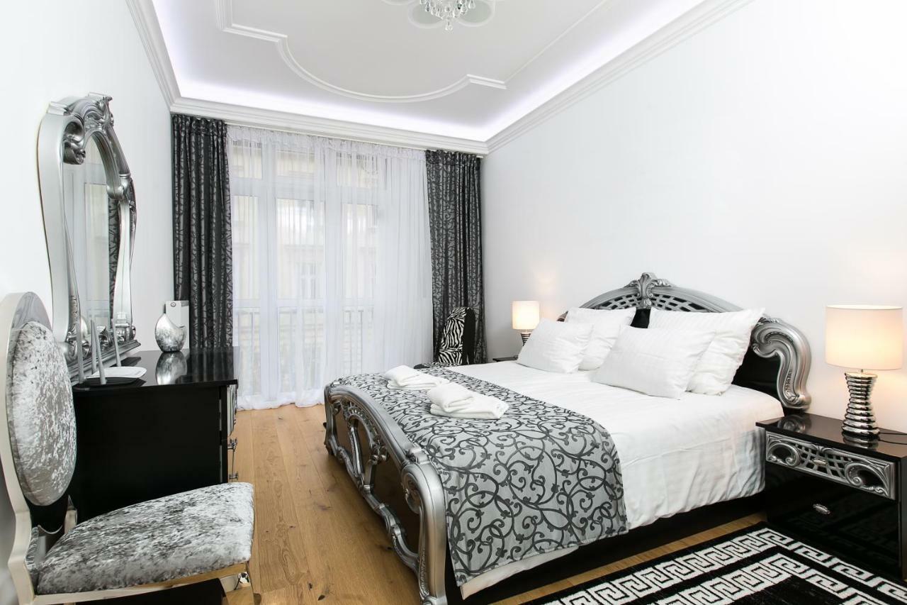 Old Town Cristal Apartment By Otium Krakau Buitenkant foto